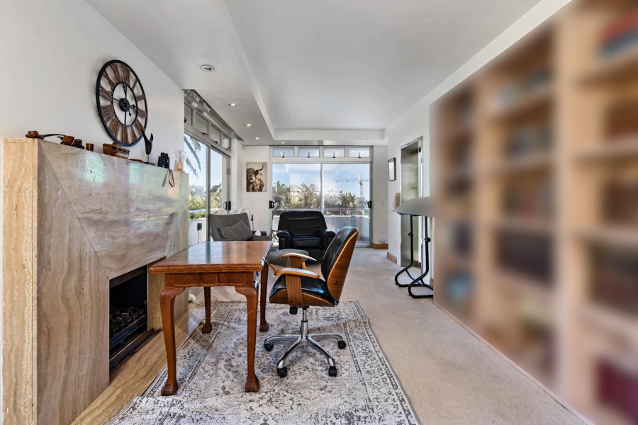 5 Bedroom Property for Sale in Fresnaye Western Cape